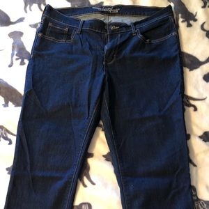 Old Navy The Sweetheart Cuffed Capri Pants - Dark Rinsed Denim